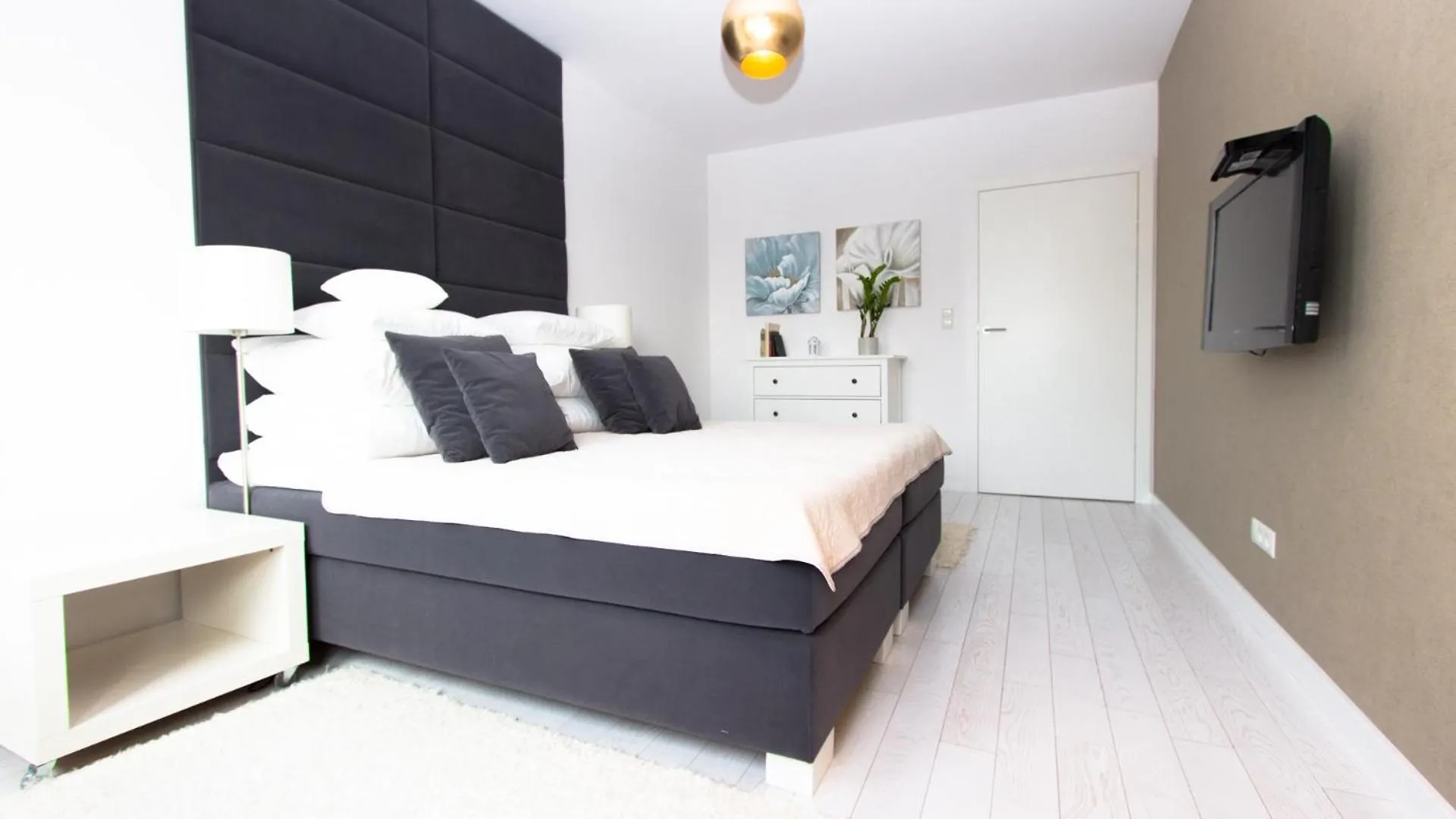 Lenzo Apartments Krakow Poland